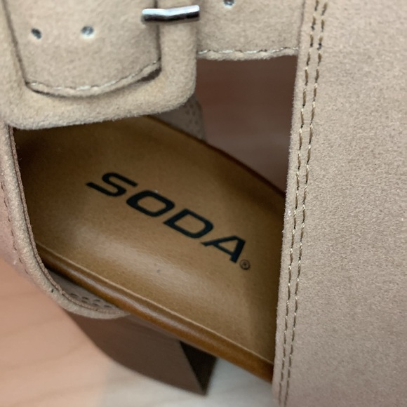 SODA Aran-s lt-taupe size 9 open toe chunky heel shoes - Picture 10 of 11